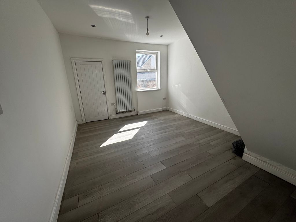 Property photo 3 of 10 Tempimagevfbbs9