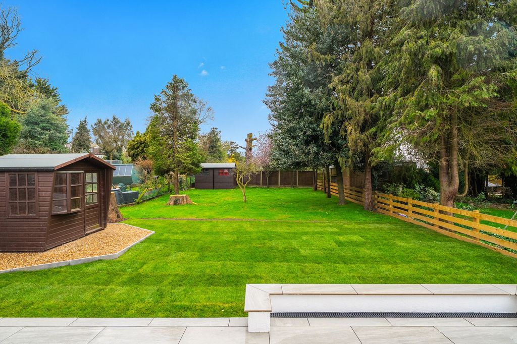 Property photo 1 of 15 Garden As Is