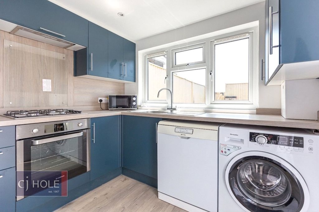 Property photo 1 of 11 Picture No. 24