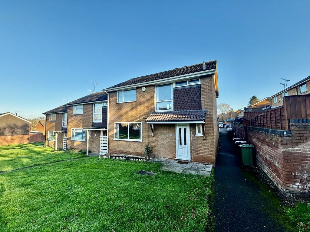 Property photo 1 of 15 Front (Exterior)