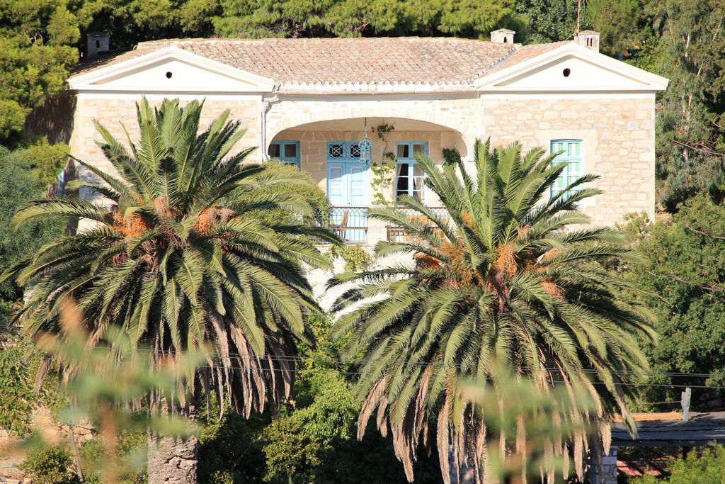 Property photo 1 of 24