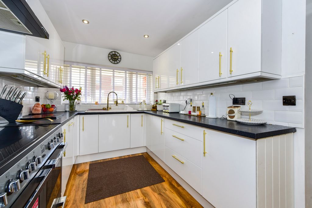 Additional image 7 of 4 bed detached house for saleWhite Cross View, Barnsley S70