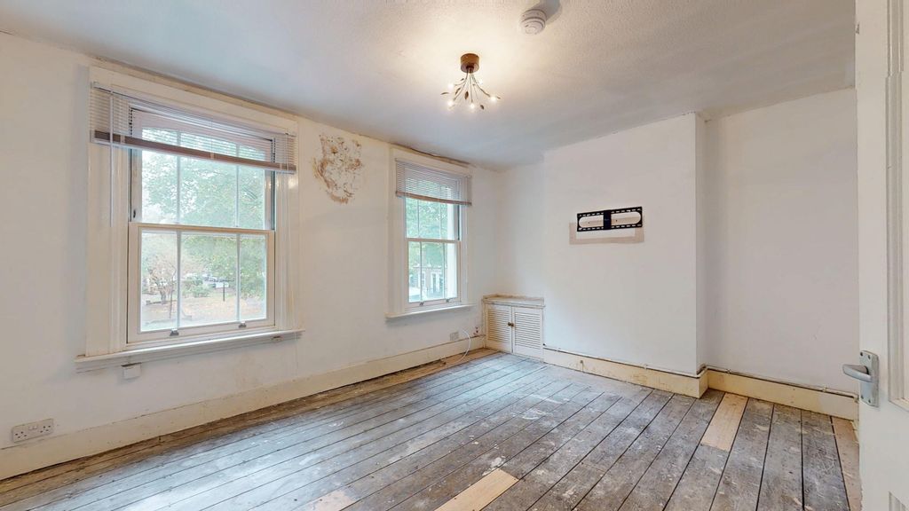Property photo 2 of 16 15B Argyle Road, Mile End, London, E1 4Eq