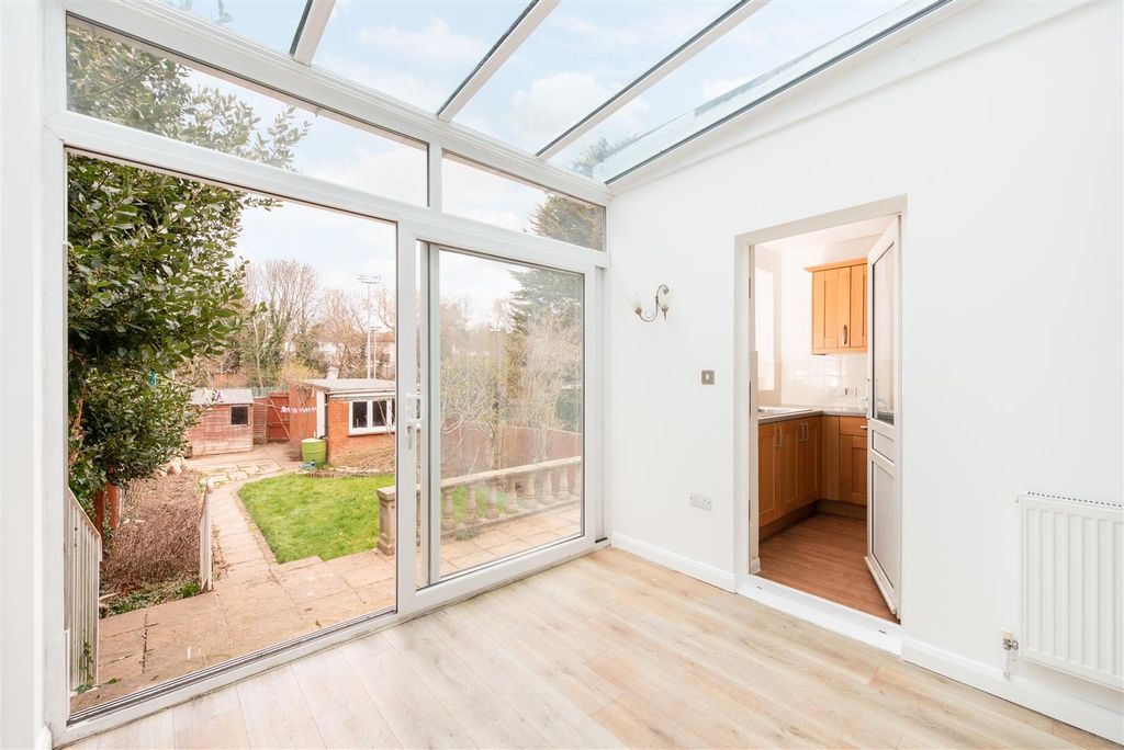 Property photo 3 of 15 Pymmes 4.Jpg