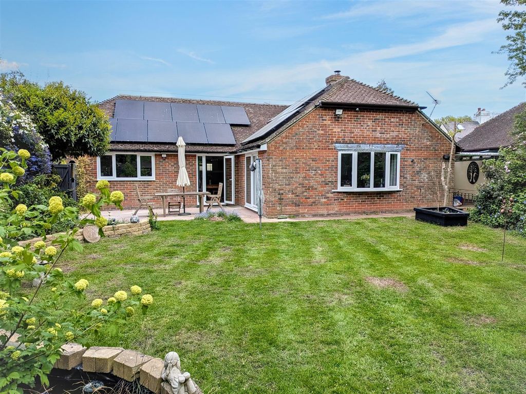 Property photo 1 of 17 Rear Garden 3 New.Jpg