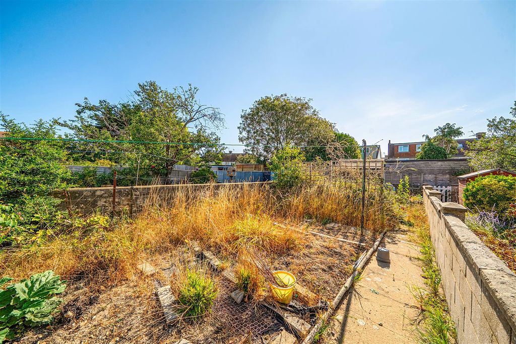 Property photo 2 of 22 For Aspire Residential | Goldsmith Road