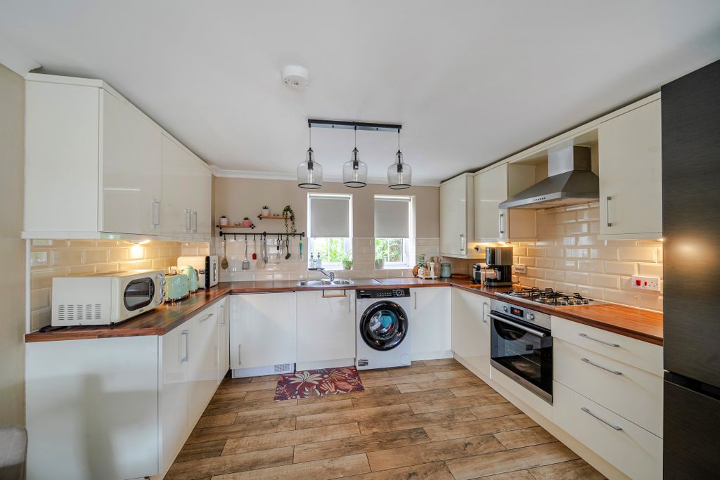 Property photo 2 of 19 146A79B70532Cf3150103719Feb6Fcb3F5B01514