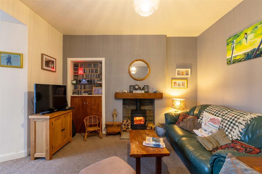 Property photo 2 of 21 S002.Jpg