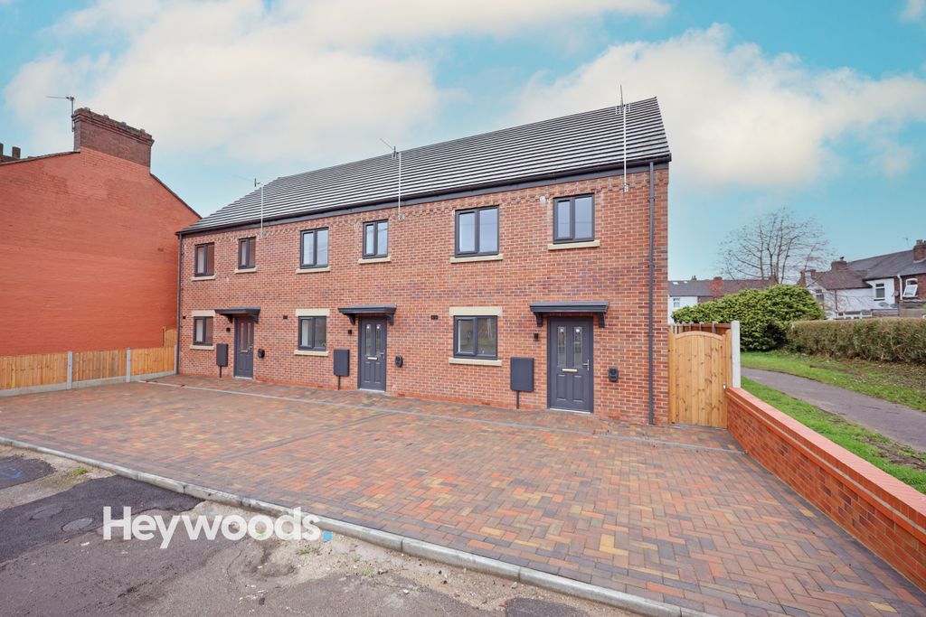Property photo 1 of 47 0F1A5441