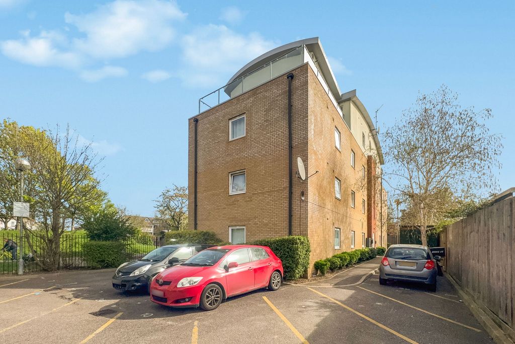 Property photo 1 of 15