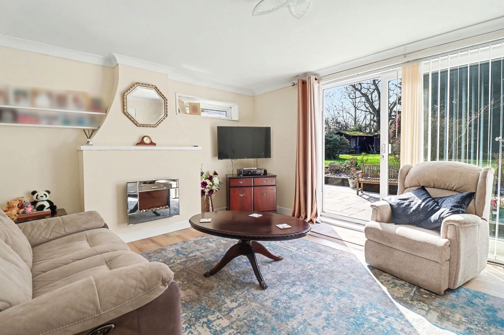 Additional image 18 of 4 bed detached bungalow for saleBotley Road, West End SO30
