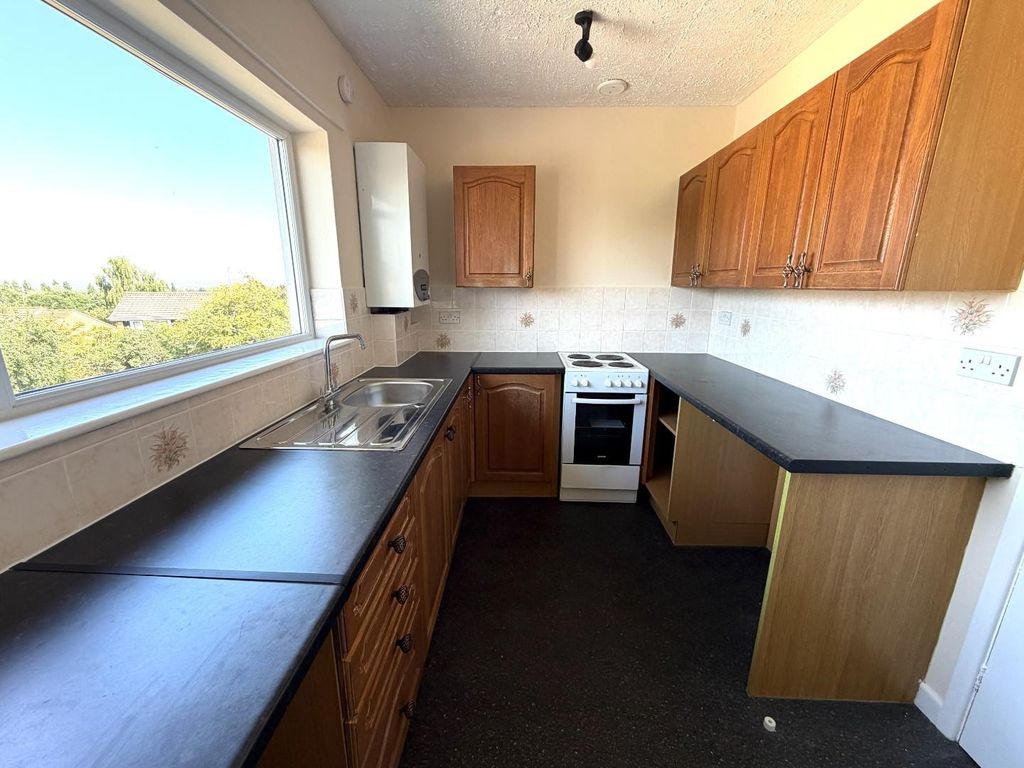 Property photo 3 of 7 Kitchen.Jpg