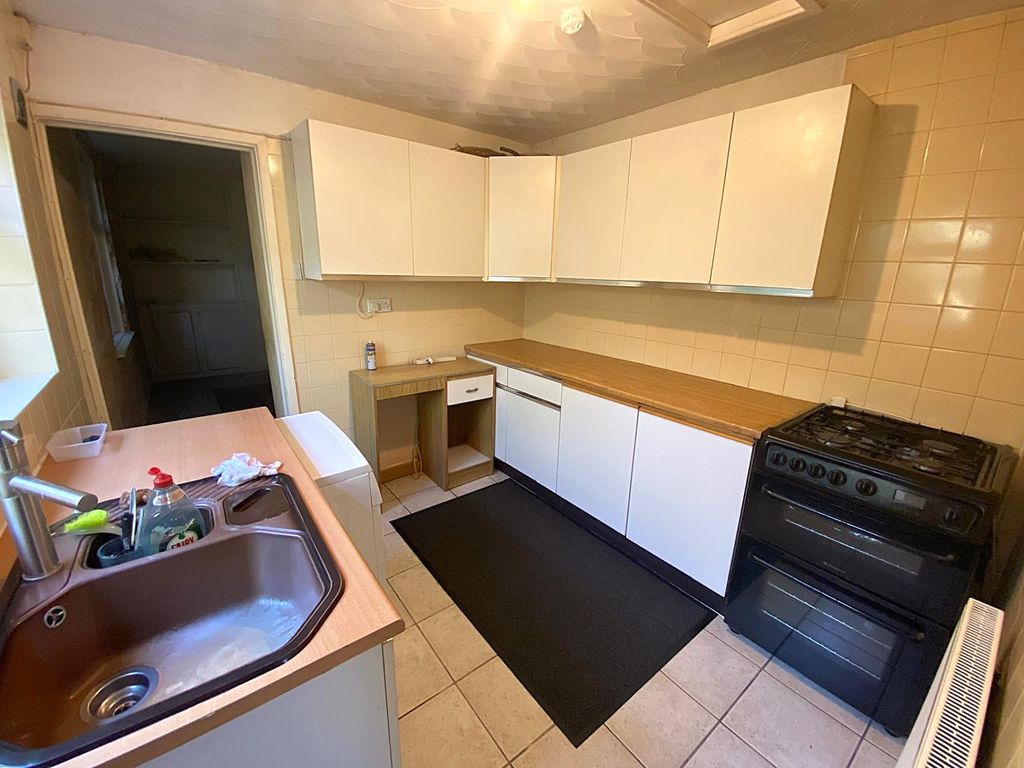 Property photo 2 of 27
