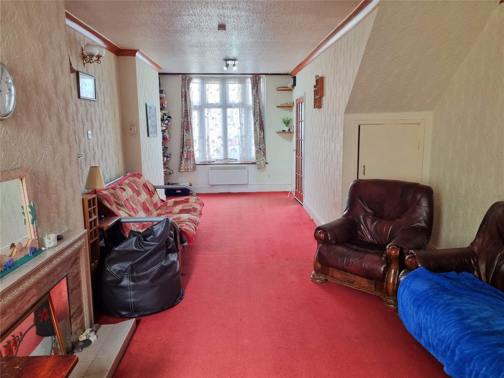 Property photo 3 of 13 Picture No. 10