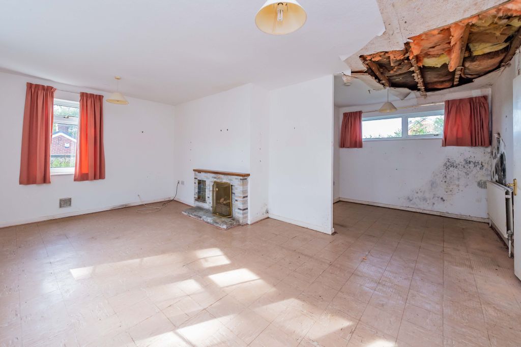 Property photo 2 of 21