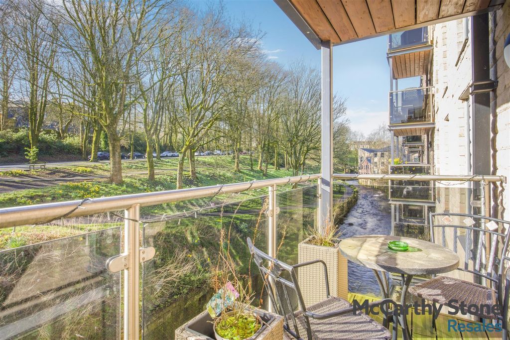 Property photo 2 of 18 8682737-Exterior01.Jpg