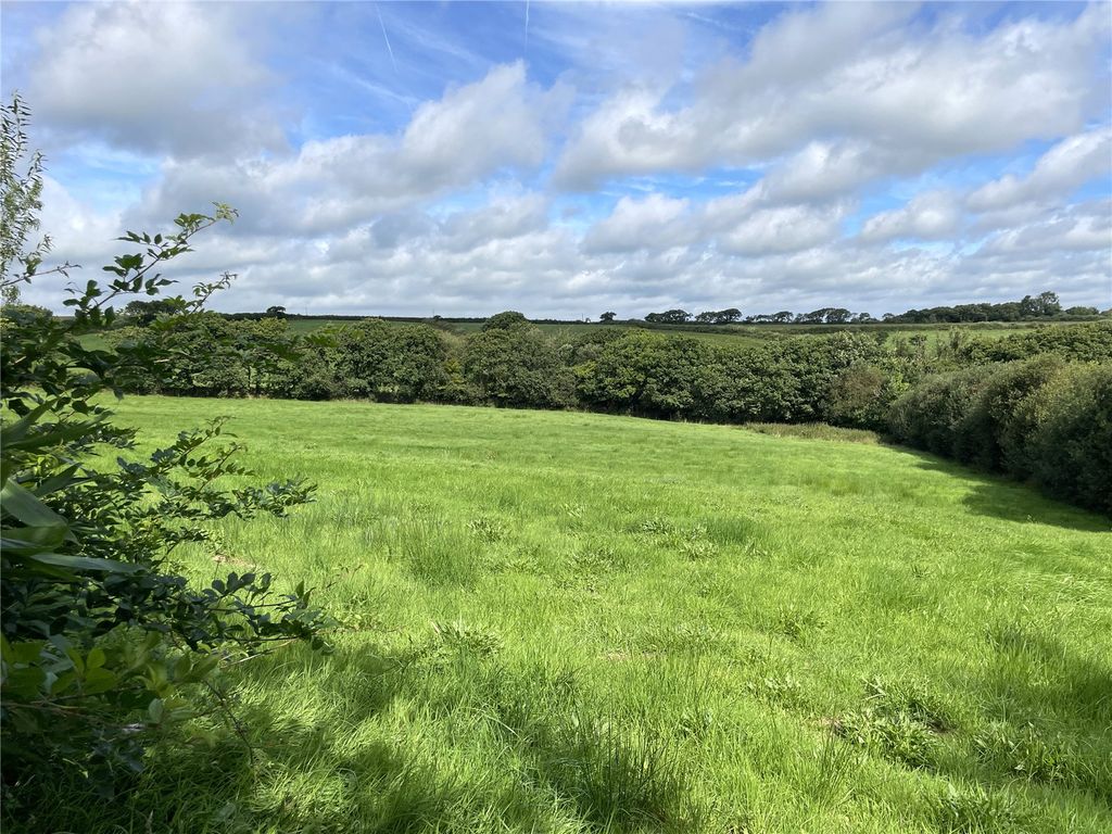 Property photo 2 of 24 Picture No. 28