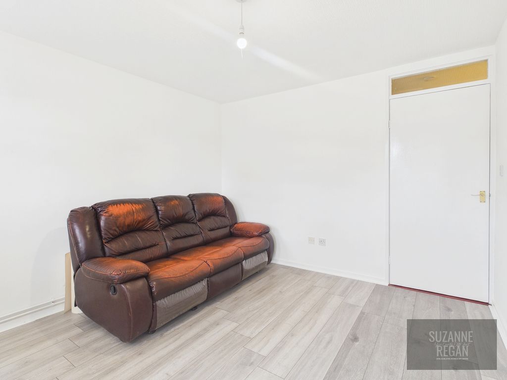 Property photo 2 of 12 Cam05192G0-Pr0354-Still007