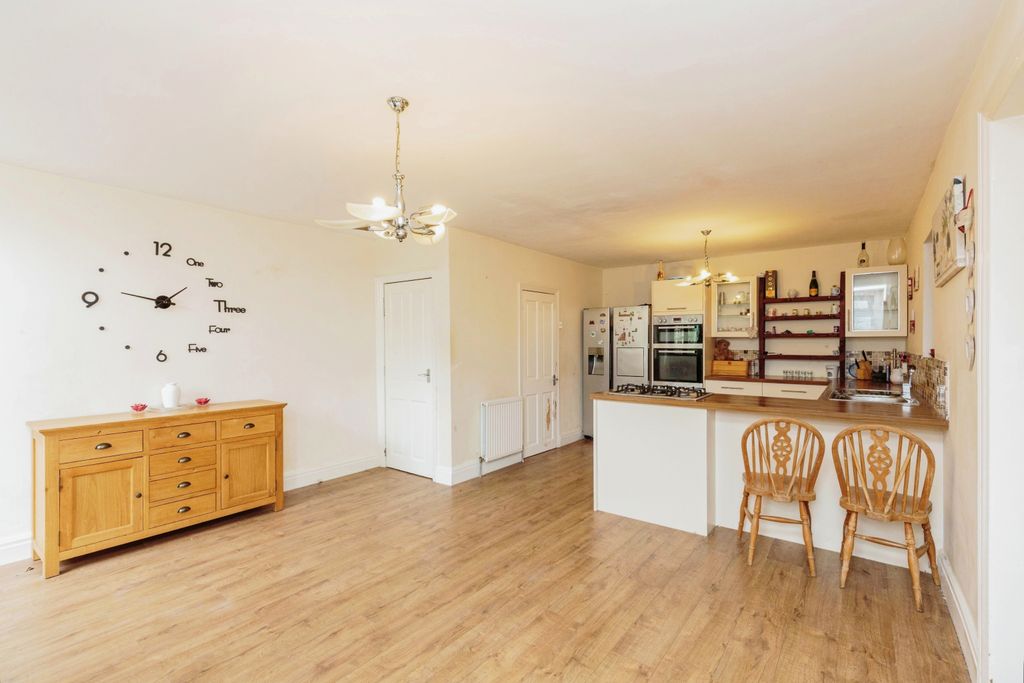 Property photo 3 of 12 Kitchen/Diner