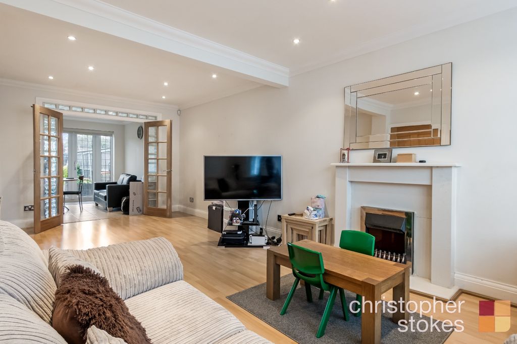 Property photo 2 of 12 5085842