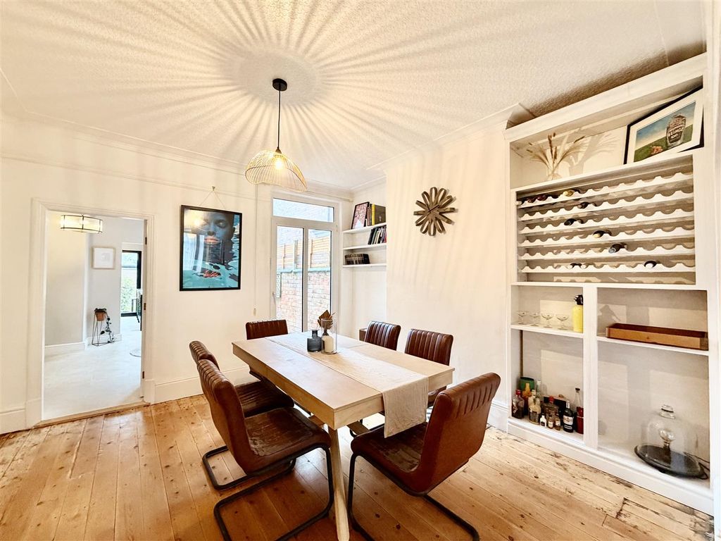 Property photo 3 of 33 3