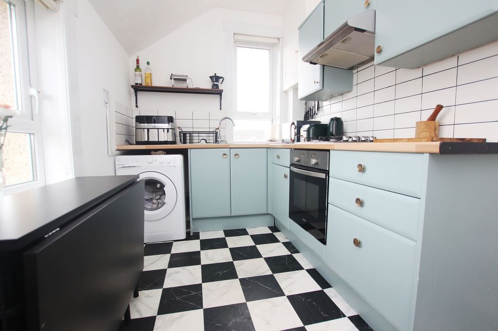 Property photo 3 of 13 Kitchen