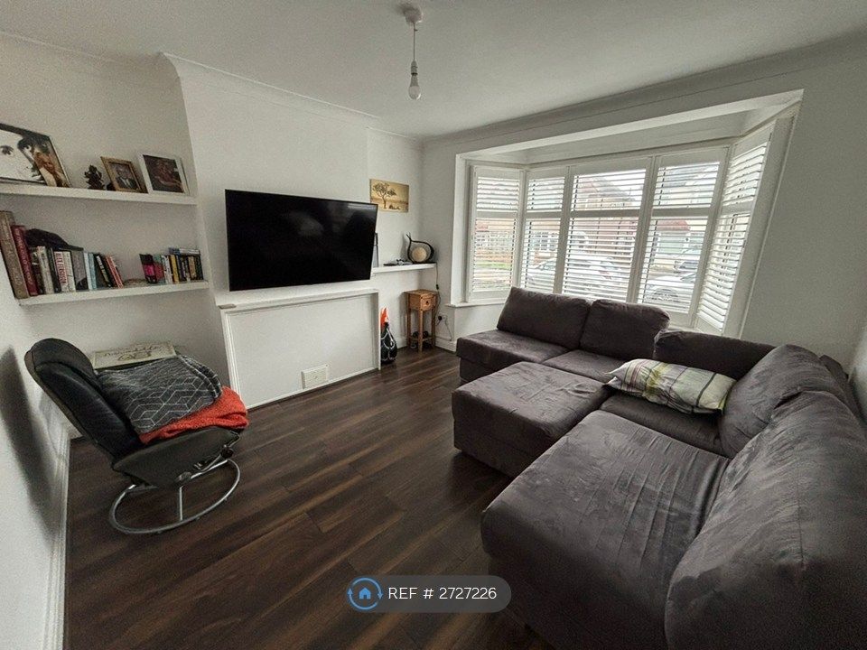 Property photo 2 of 12 Living Room