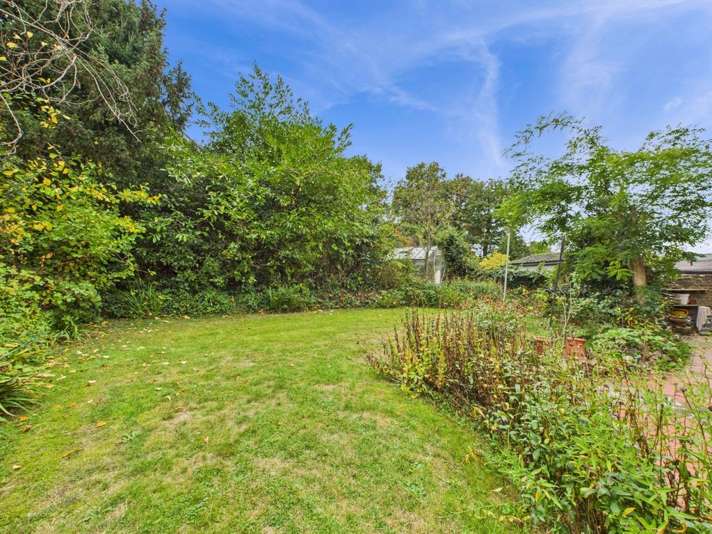 Property photo 3 of 16 4606653