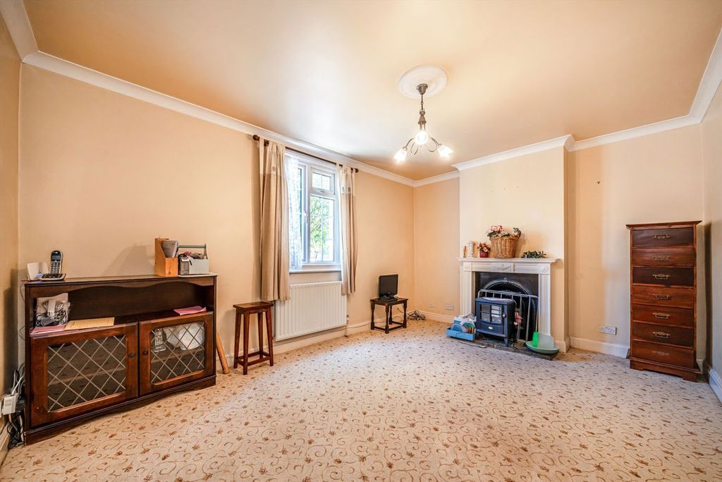 Property photo 2 of 9