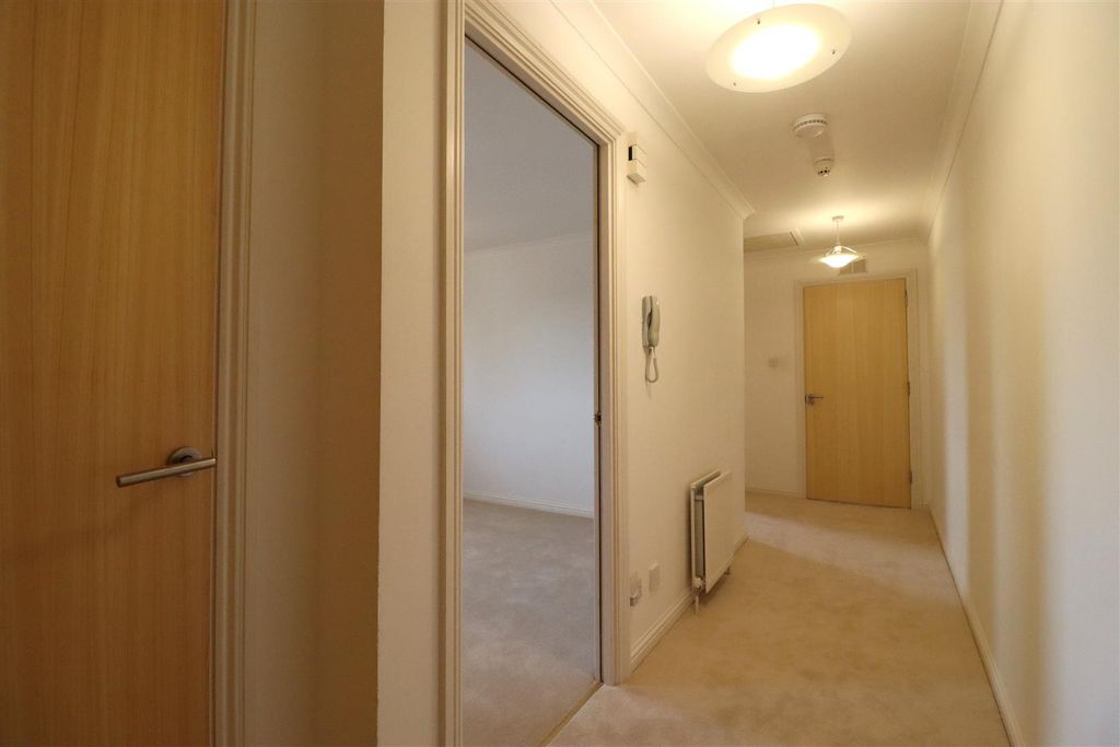 Property photo 2 of 23 Hall.Jpg