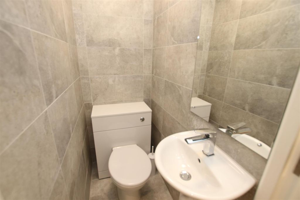 Property photo 3 of 11 Shared Bathroom