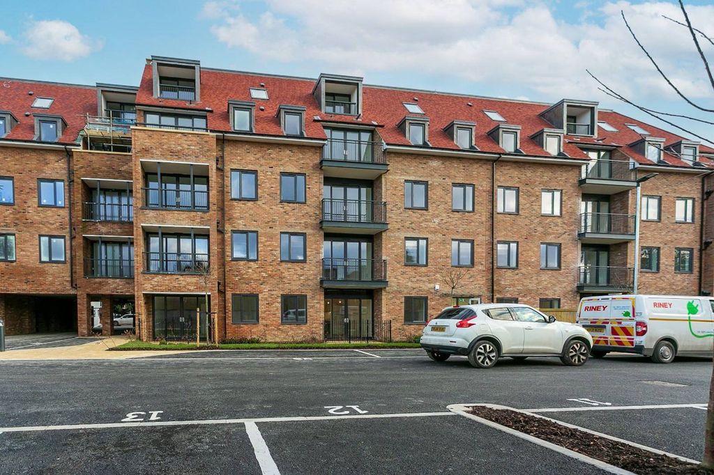 Property photo 2 of 18