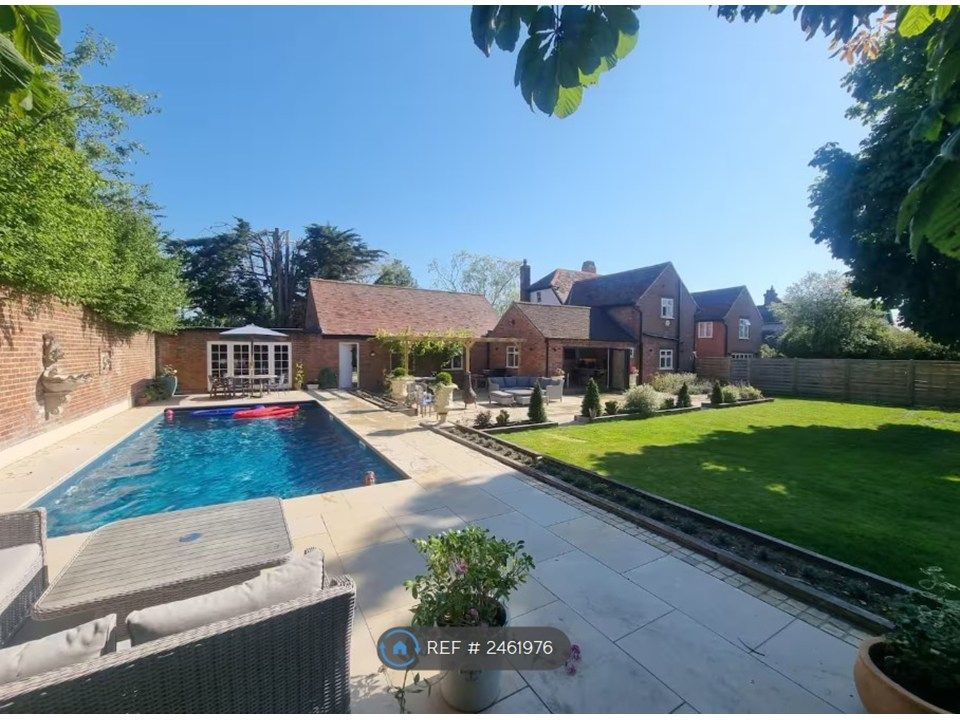 Property photo 1 of 16 House, Garden And Pool