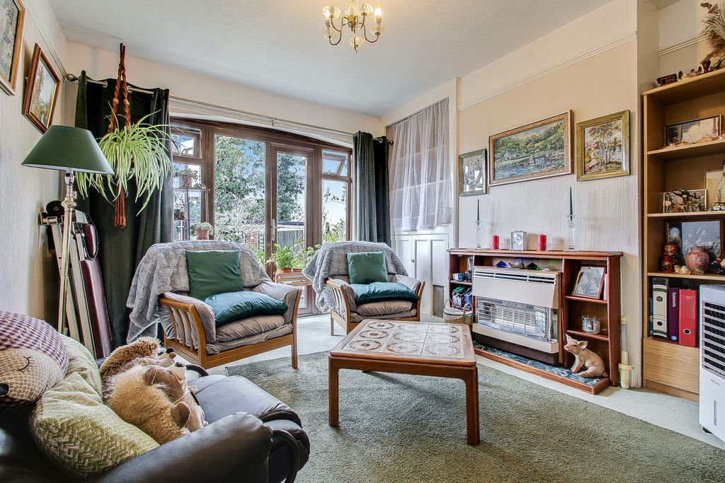 Property photo 2 of 11