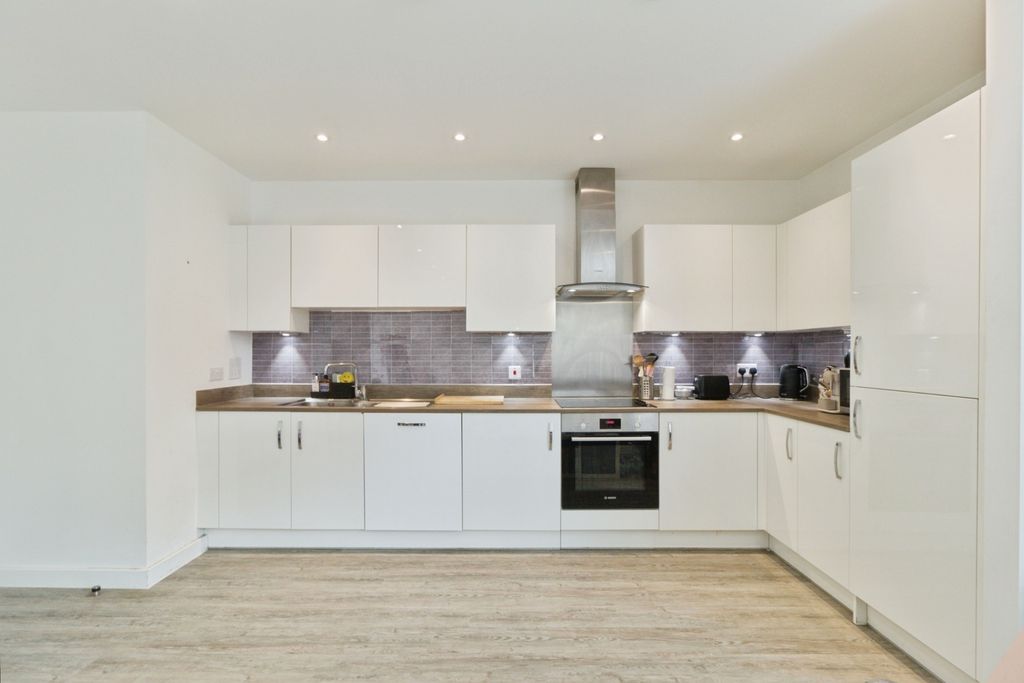 Property photo 3 of 20 Pbox-Img.Jpg