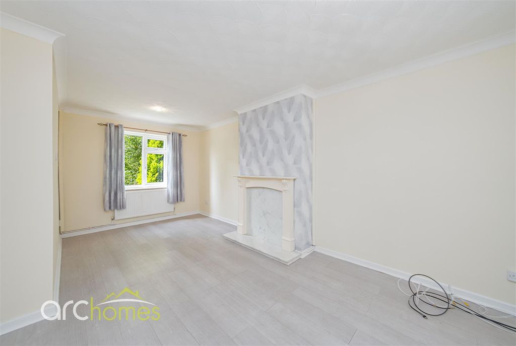 Property photo 2 of 21 Dovedale-4.Jpg
