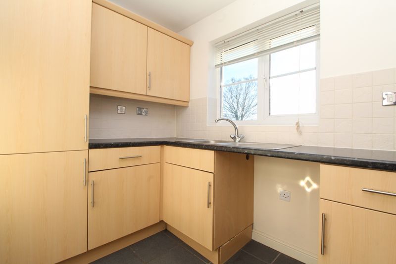 Property photo 3 of 7 Kitchen