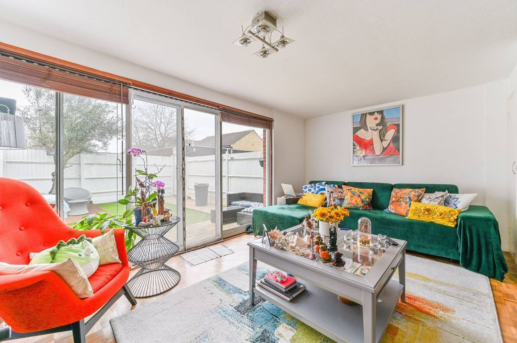 Property photo 3 of 17