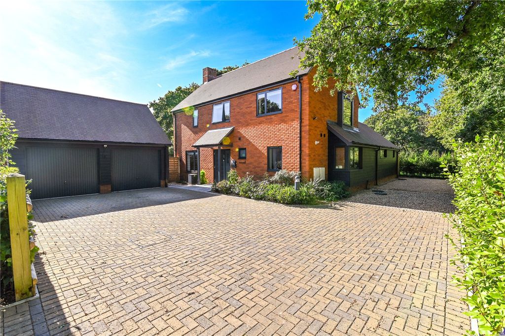 Property photo 1 of 37 Picture No. 04