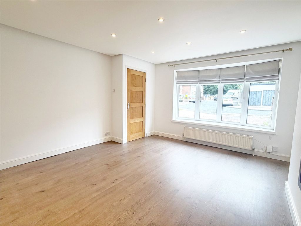 Property photo 2 of 17 Picture No. 28