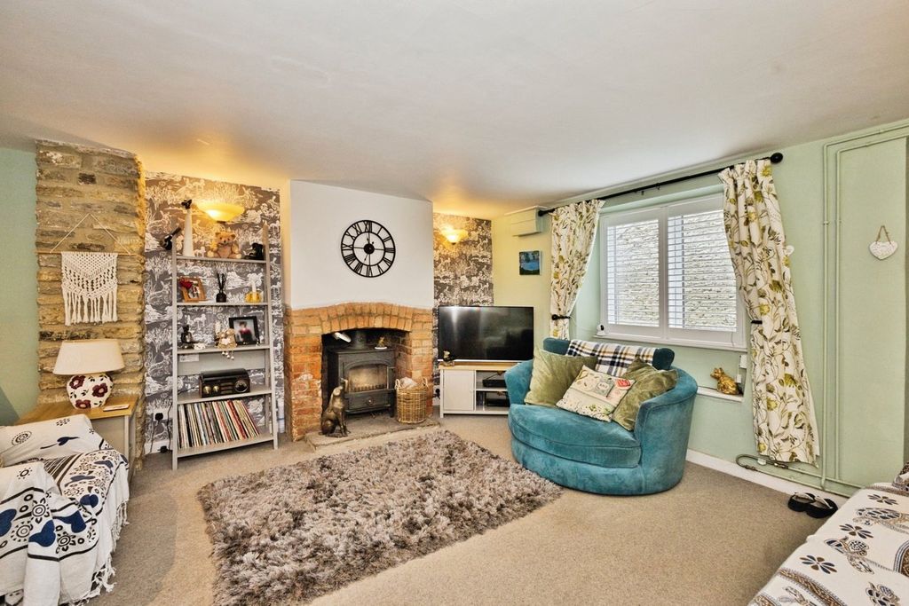 Property photo 3 of 19