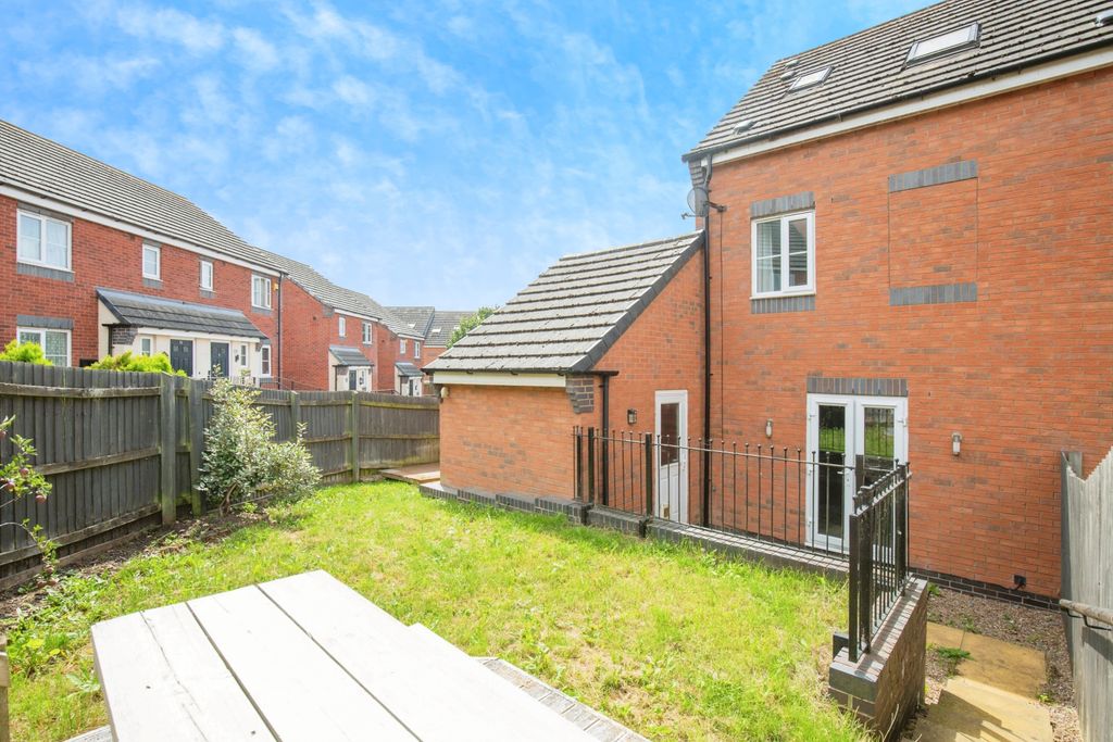 Property photo 2 of 16 E4d2Cf41-Mw-7879