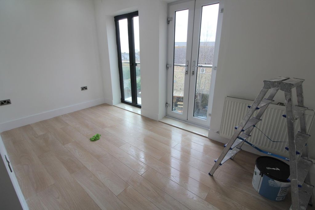 Property photo 3 of 4