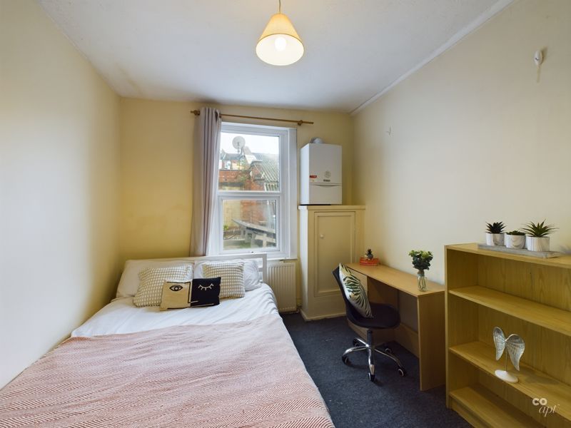 Property photo 3 of 8 Bedroom