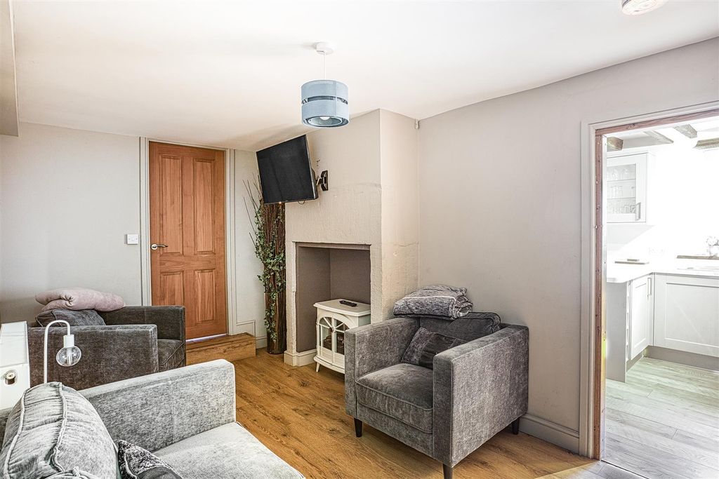 Property photo 3 of 18 316A2750_Hdr.Jpg