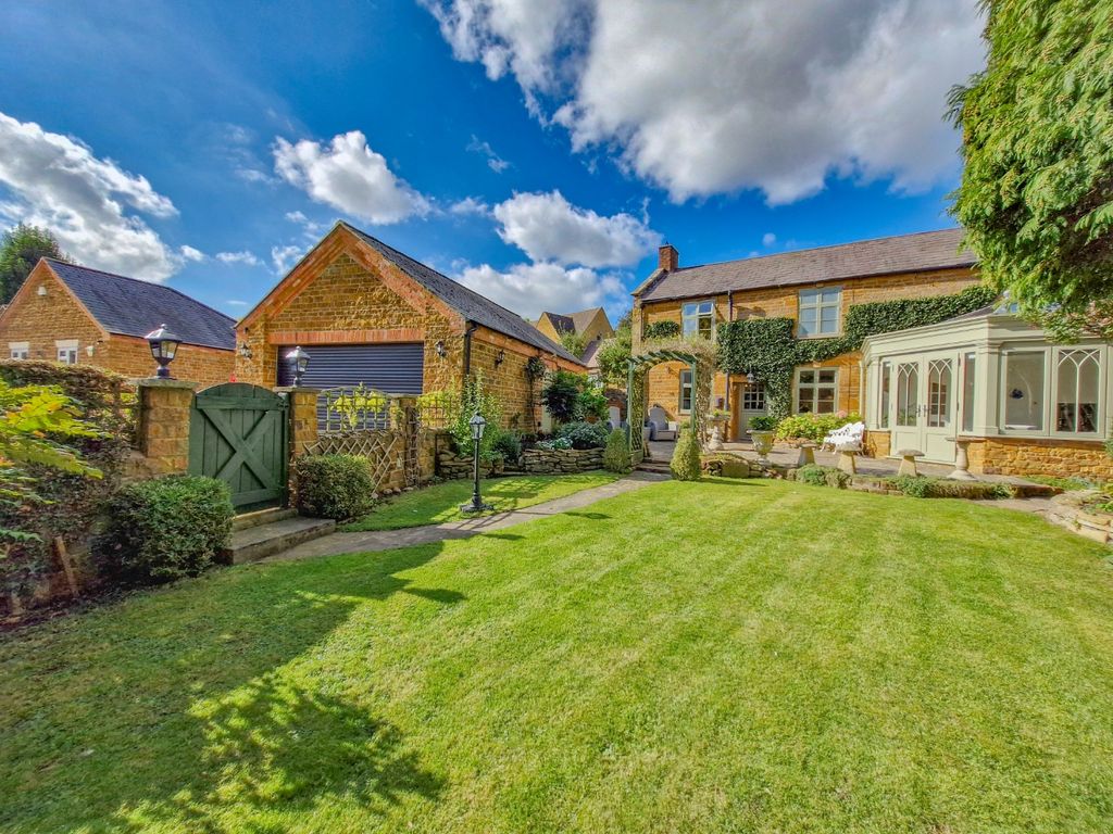 Property photo 1 of 55 4558362