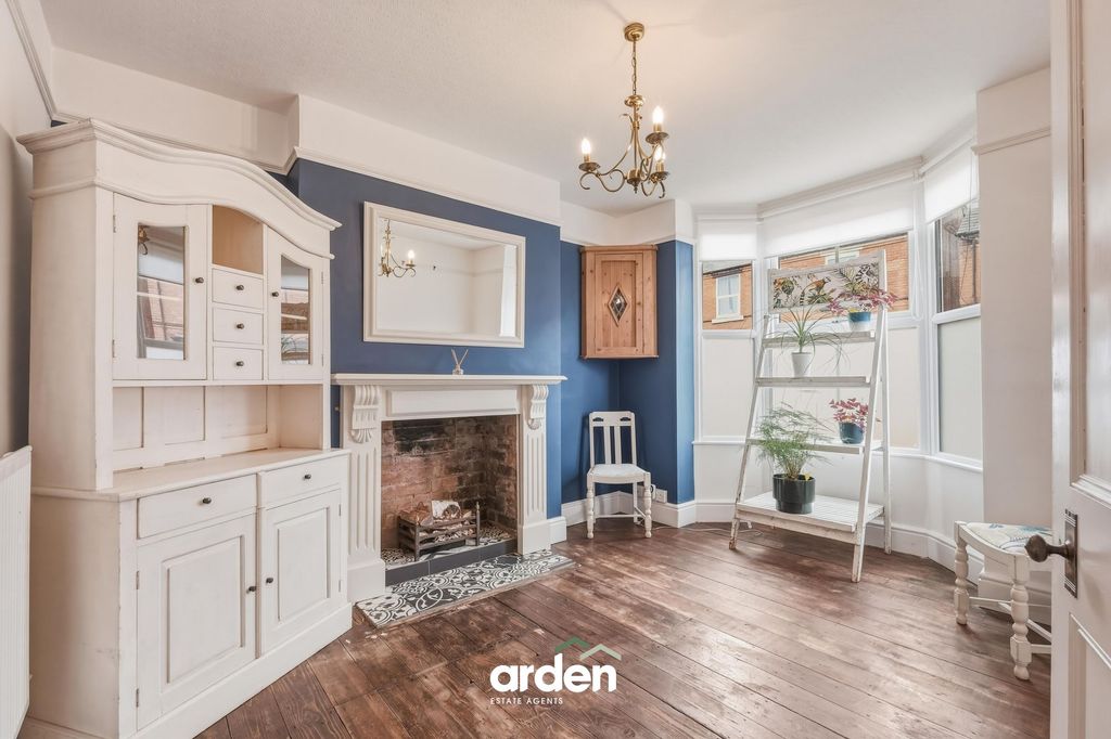 Property photo 2 of 10