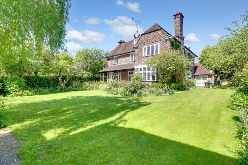 Property photo 2 of 19