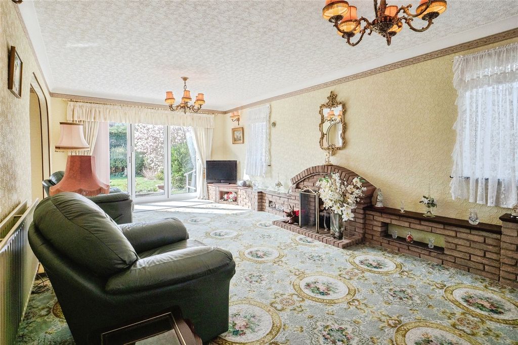 Property photo 2 of 28 Lounge