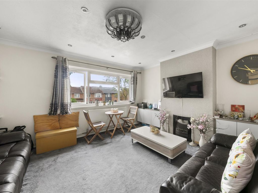 Property photo 3 of 9 Gallery